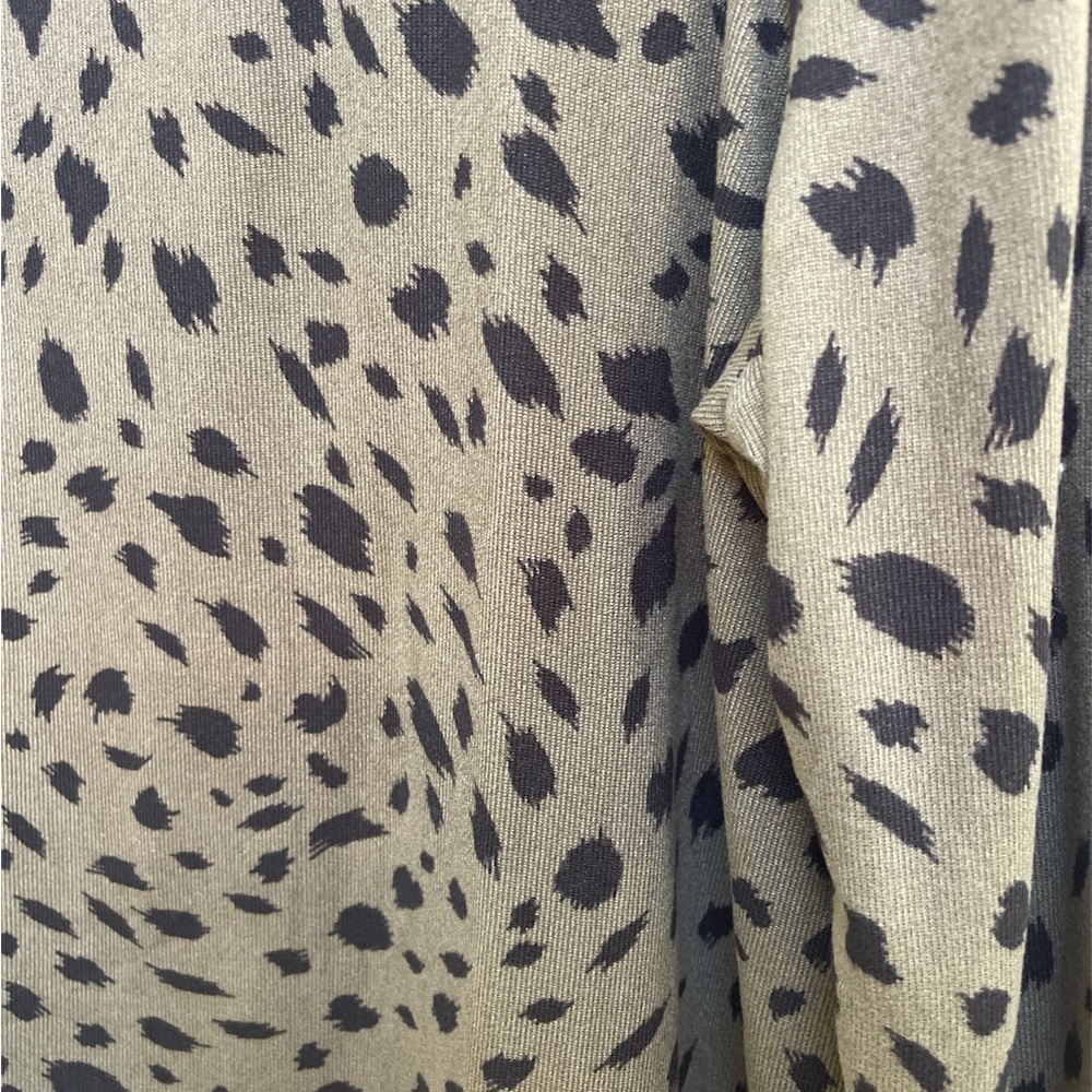 NWT Como Blu 1X green cheetah top - Picture 2 of 4